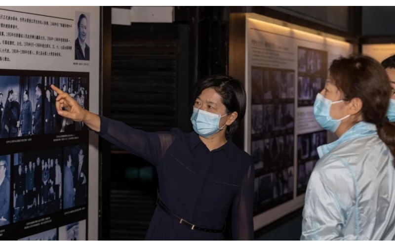 全国妇联书记处书记赵雯在我爱游戏最新官方网站参观考察